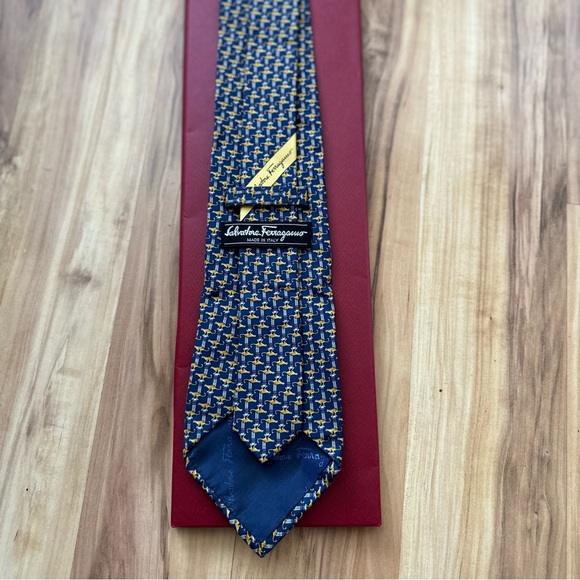 Salvatore Ferragamo Necktie with BOX Cheetah - Picture 5 of 5
